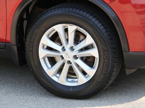 Used 2014 Nissan Rogue SV w/ SV Family Package AWD/4WD image 14