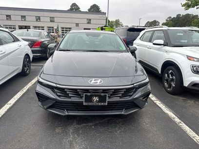 Used 2025 Hyundai Elantra Limited