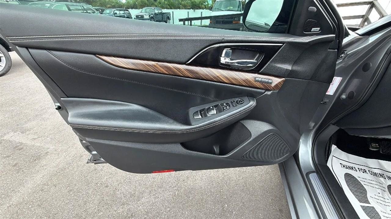 Used 2018 Nissan Maxima 3.5 SL FWD image 21
