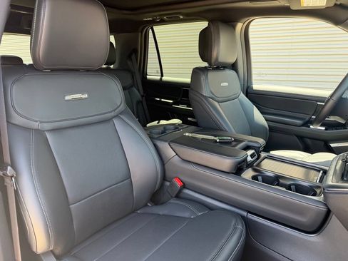 New 2027 Ford Expedition Platinum w/ Stealth Appearance Package AWD/4WD image 19