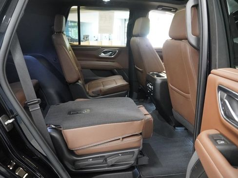 Used 2022 Chevrolet Tahoe High Country w/ Premium Package AWD/4WD image 26