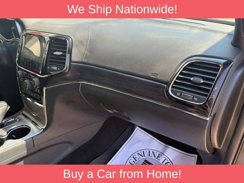 Used 2020 Jeep Grand Cherokee Overland AWD/4WD image 32