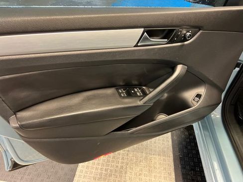 Used 2012 Volkswagen Passat 2.5 SE FWD image 7