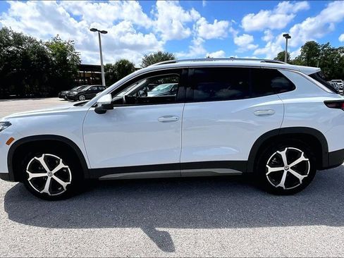 Certified 2026 Volkswagen Tiguan SE w/ Panoramic Sunroof Package FWD image 8