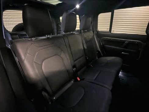 Certified 2025 Land Rover Defender 130 X-Dynamic SE AWD/4WD image 16