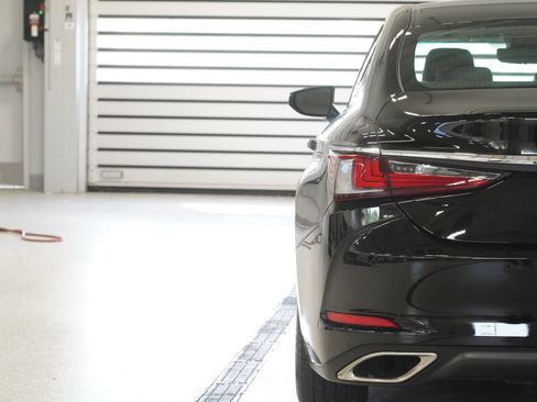 Used 2020 Lexus ES 350 w/ Premium Package FWD image 9