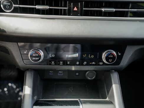 Used 2023 Mitsubishi Outlander LE image 34