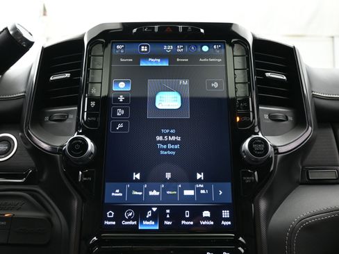 Used 2024 RAM 2500 Limited image 35