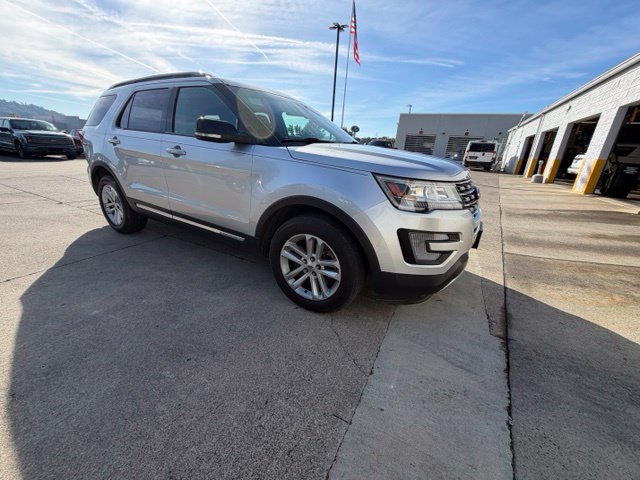 Used 2016 Ford Explorer XLT FWD image 16
