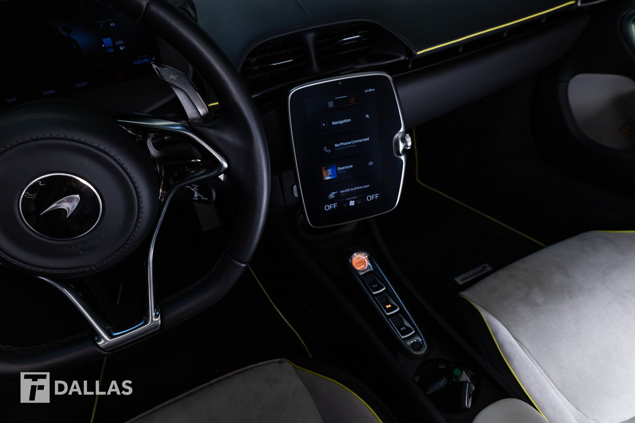 Used 2025 McLaren Artura Spider RWD image 30