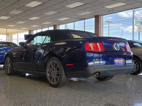 Used 2010 Ford Mustang GT image 3