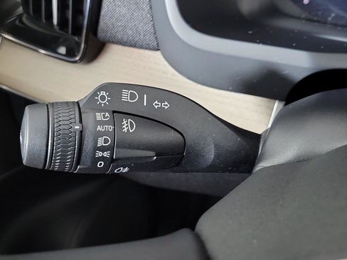 Used 2025 Volvo XC90 B6 Plus AWD/4WD image 35