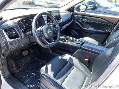 Used 2023 Nissan Rogue SL w/ SL Premium Package image 10