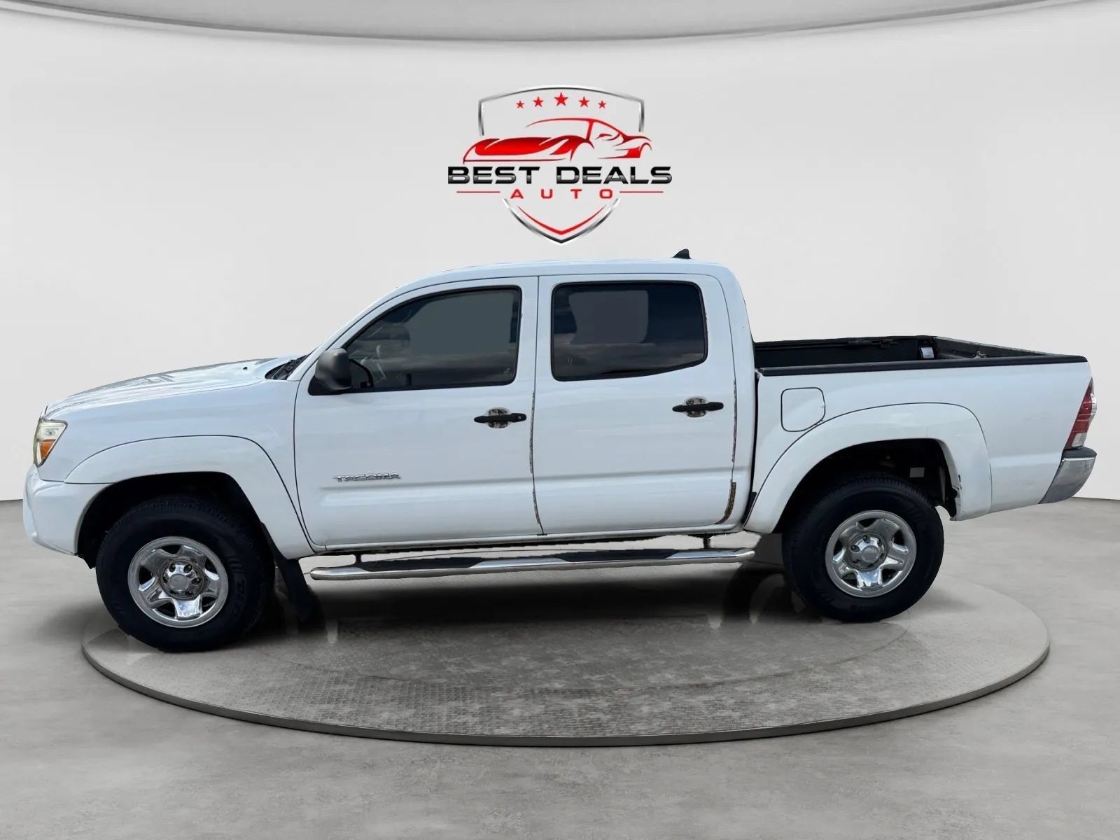 Used 2015 Toyota Tacoma PreRunner w/ SR5 Package RWD image 2