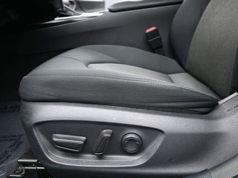 Used 2020 Toyota Camry LE image 11