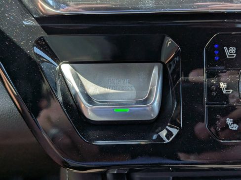 Used 2025 GMC Sierra 2500 Denali w/ Technology Package image 25