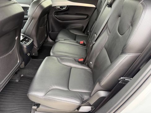 Used 2018 Volvo XC90 T5 Momentum w/ Convenience Package image 16