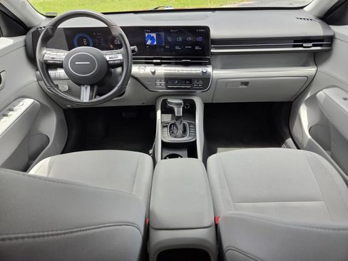 Used 2025 Hyundai Kona SEL FWD image 16