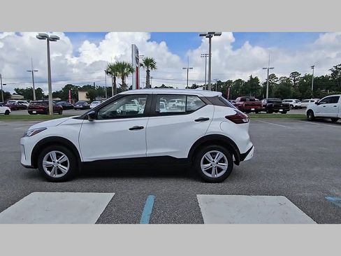 Used 2025 Nissan Kicks Play S FWD image 25