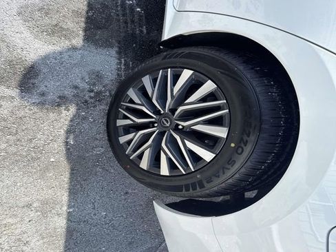 Used 2025 Nissan Altima 2.5 SV image 14