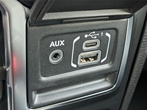 New 2025 Jeep Gladiator Sport image 21