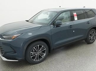 New 2026 Toyota Grand Highlander AWD Hybrid video 1