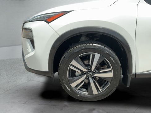 Certified 2025 Nissan Rogue SL w/ SL Premium Package FWD image 26