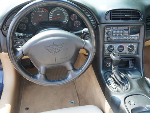 Used 2000 Chevrolet Corvette Convertible RWD image 19