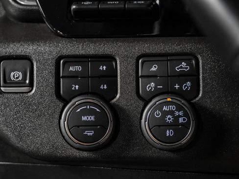 Used 2025 Chevrolet Silverado 3500 High Country w/ Technology Package AWD/4WD image 24