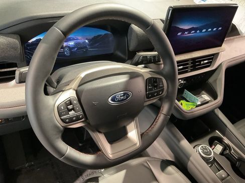 New 2026 Ford Explorer Active w/ Active Comfort Package image 13