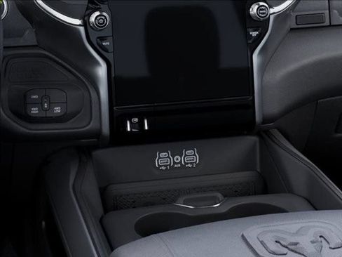 New 2026 RAM 2500 Laramie AWD/4WD image 24
