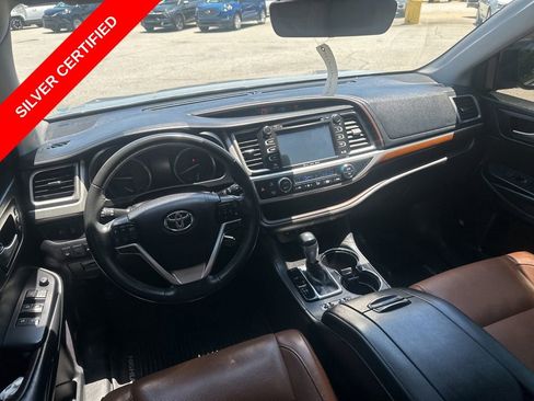 Used 2019 Toyota Highlander Limited AWD/4WD image 11