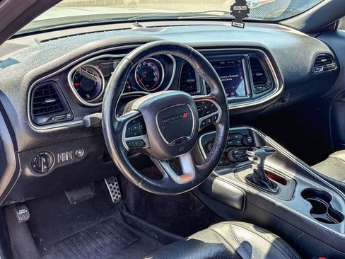 Used 2018 Dodge Challenger SXT Plus RWD image 8