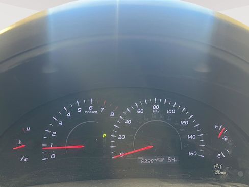 Used 2010 Toyota Camry SE image 6