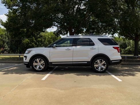 Used 2018 Ford Explorer Platinum AWD/4WD image 6