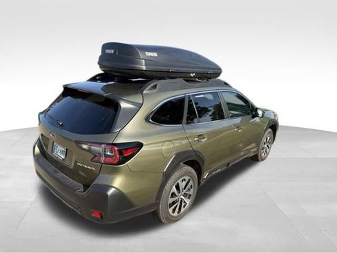 Used 2024 Subaru Outback Premium AWD/4WD image 3