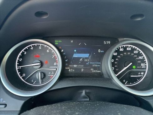 Used 2023 Toyota Camry XLE image 4