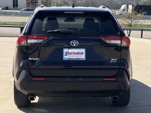 Used 2025 Toyota RAV4 XLE AWD/4WD image 5
