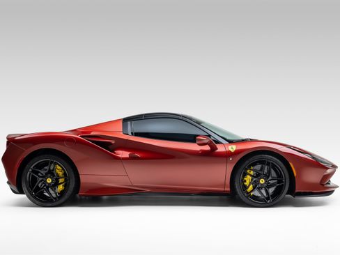 Certified 2022 Ferrari F8 Tributo RWD image 7