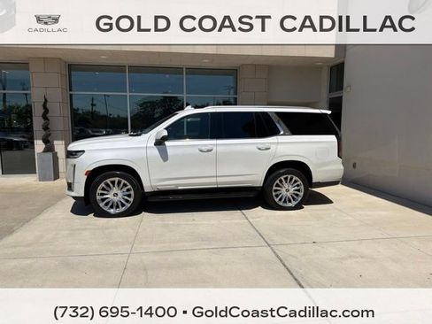 Used 2023 Cadillac Escalade Premium Luxury AWD/4WD image 2