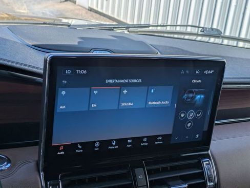 Used 2023 Lincoln Navigator Reserve AWD/4WD image 21