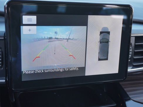 Used 2022 Ford Explorer Limited w/ Equipment Group 301A RWD image 18