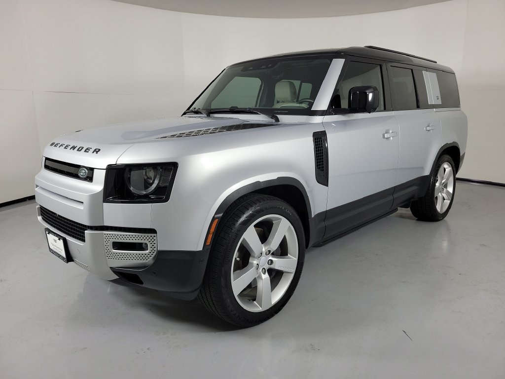 Used 2023 Land Rover Defender 130 SE AWD/4WD image 3