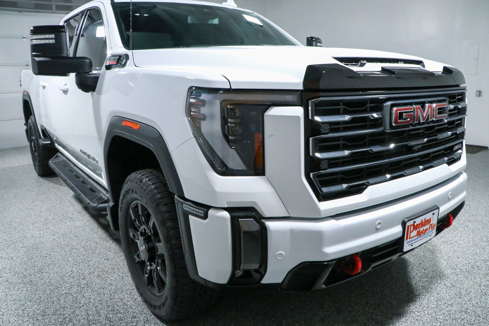 Used 2024 GMC Sierra 2500 AT4 AWD/4WD image 5