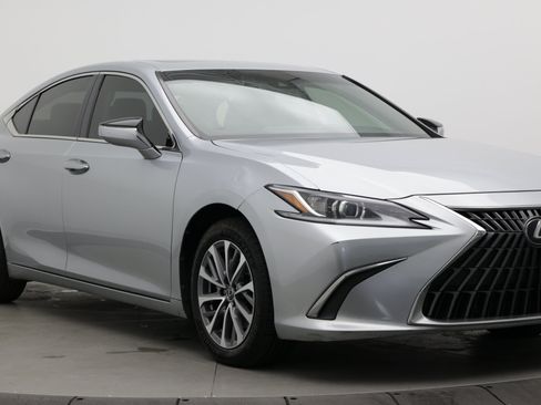 Used 2022 Lexus ES 350 w/ Accessory Package 2 FWD image 3
