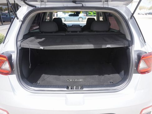 Used 2022 Hyundai Venue SE w/ Cargo Package image 25