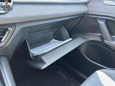 Used 2025 Volkswagen Tiguan SE w/ Panoramic Sunroof Package AWD/4WD image 33