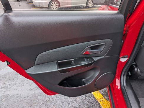 Used 2014 Chevrolet Cruze LT image 21