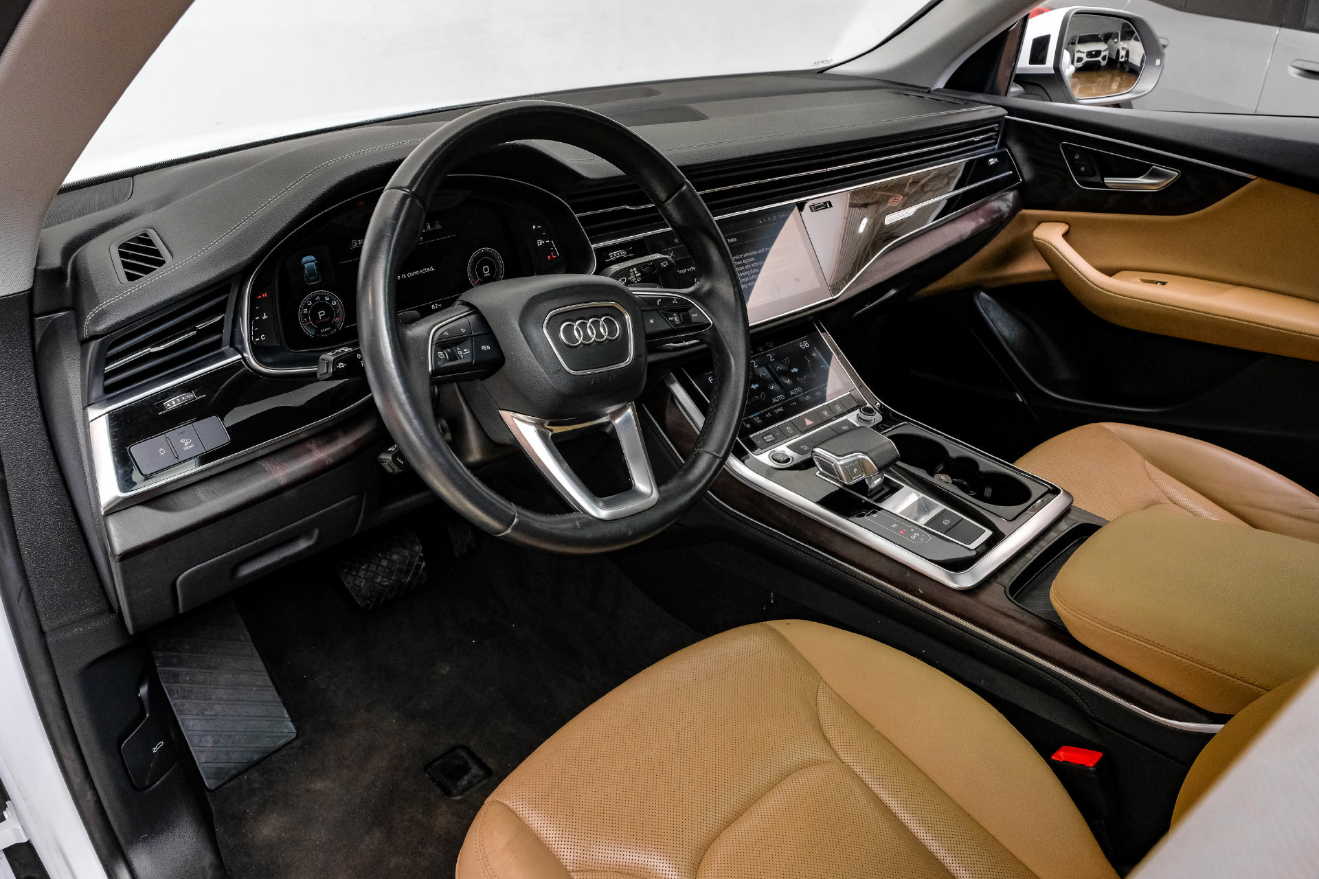 Used 2023 Audi Q8 Premium Plus w/ Premium Plus Package AWD/4WD image 3