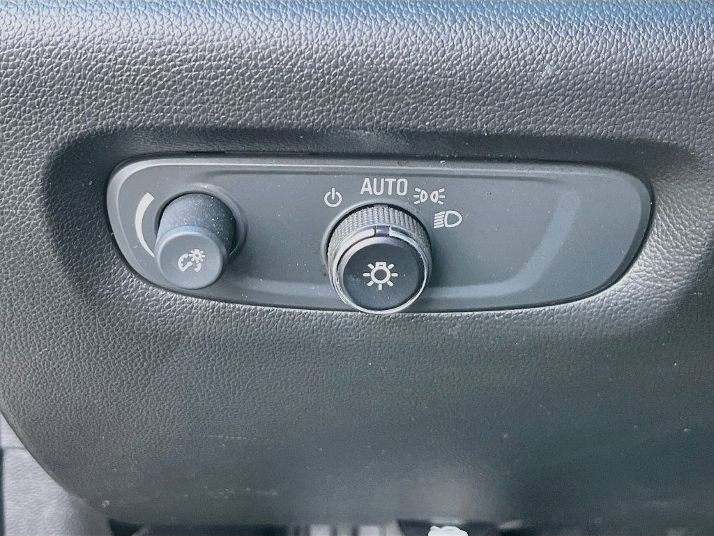 Used 2023 Chevrolet Traverse RS AWD/4WD image 10